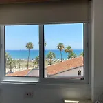 Bay 아파트 *