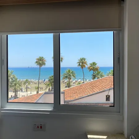 Bay Apartment *