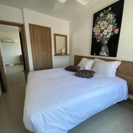 Bay Apartment *