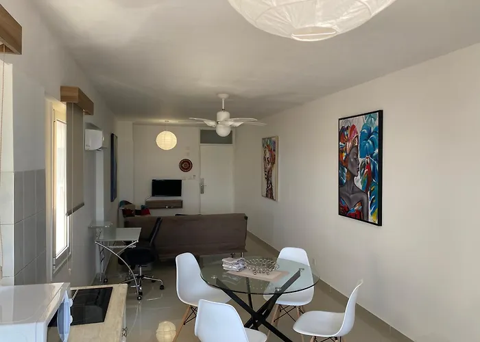 Bay * Ларнака