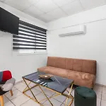 Bay Apartment *
