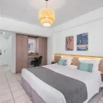 Apartment Bay